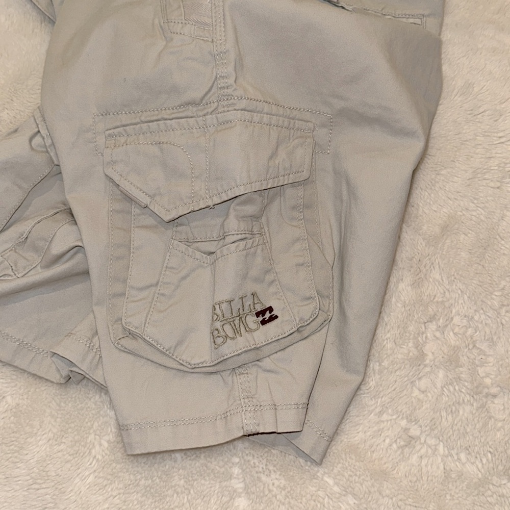Billabong Light Grey Cargo Cotton Shorts Size 36 GUC - Picture 2 of 5